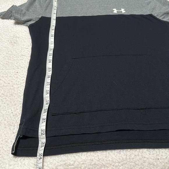 Under Armour Boys Navy & Gray Front Pocket Hoodie Tee, EUC, Size Youth Large - Picture 9 of 10